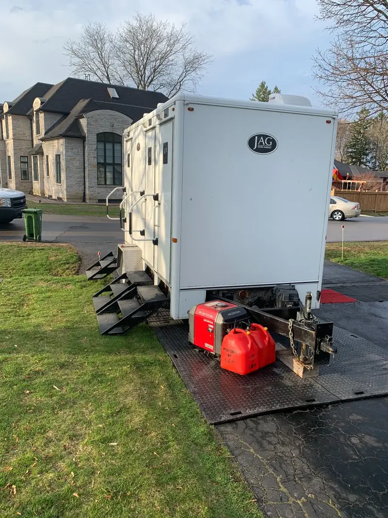 Mobile production support with protected ground